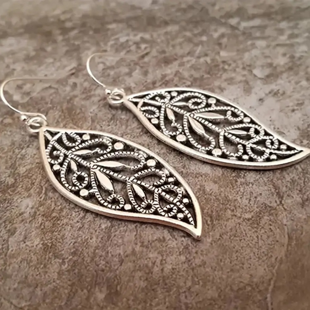 NWOT - Silver-tone Leaf Earrings with Intricate Filagree Design